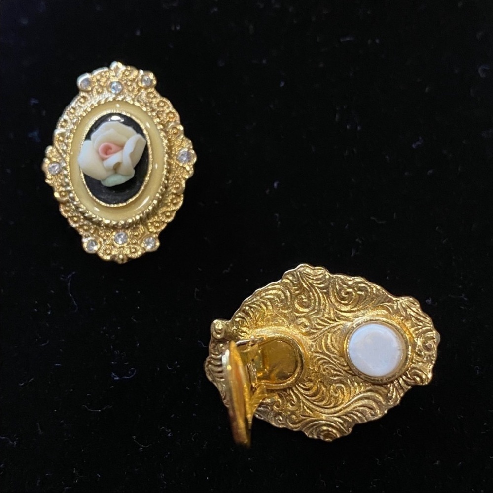 Vintage Victorian Style Clip On Earrings - Picture 2 of 4